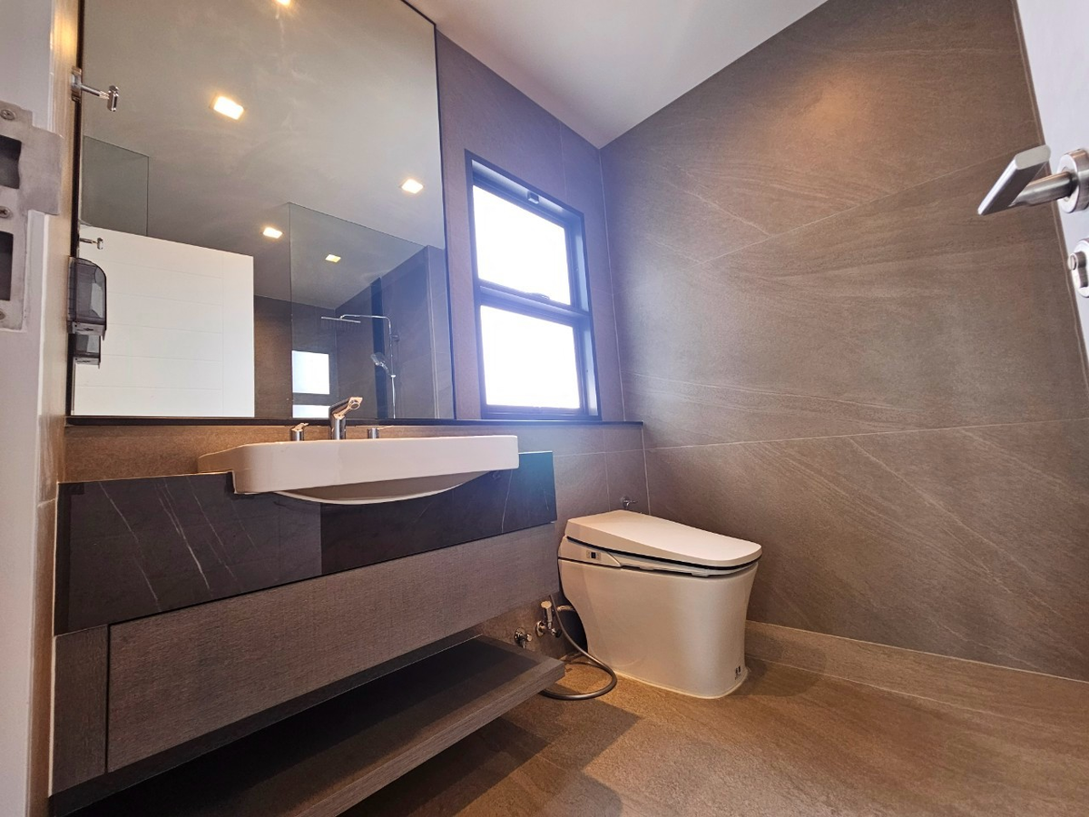 For SaleHouseLadkrabang, Suwannaphum Airport : Grand Bangkok Boulevadyard Bangna, 3 -storey detached house with transfer 55.9 million