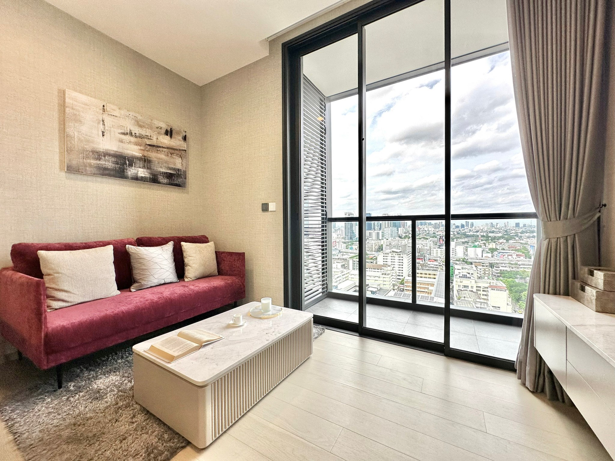 ขายคอนโดราชเทวี พญาไท : For Sell The EXTRO Phayathai-Rangnum 1 Bed 1 Bath 35 Sq.m. Tel:064-3245192(Fern)