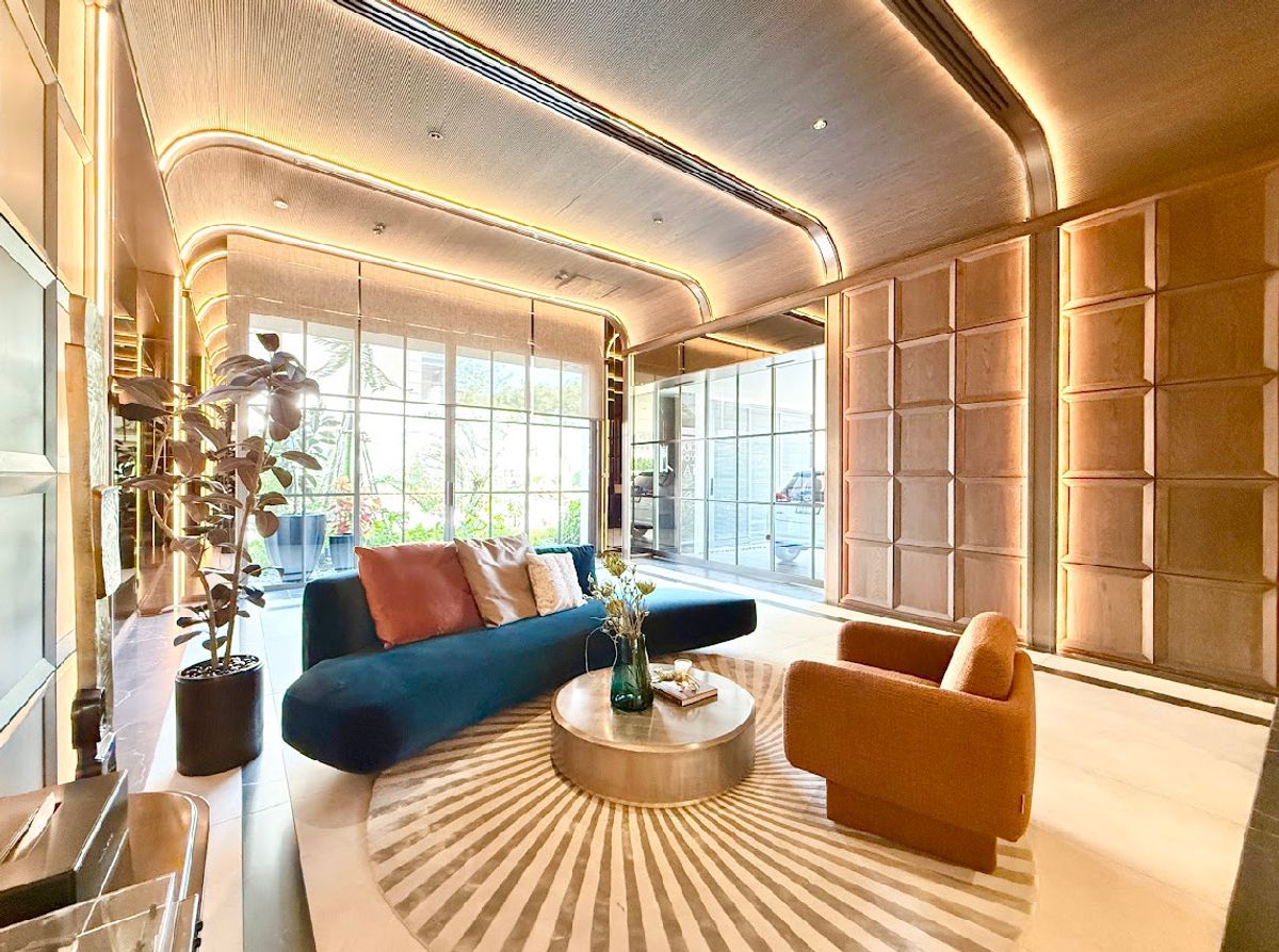 ขายบ้านเกษตร นวมินทร์ ลาดปลาเค้า : ขายบ้าน Smyth’s เกตร นวมินทร์  ขนาด 816 Sq.m 4 bed 7 bath พิเศษเพียง 120 MB ติดต่อ 086-795-9997 (จิมมี่)