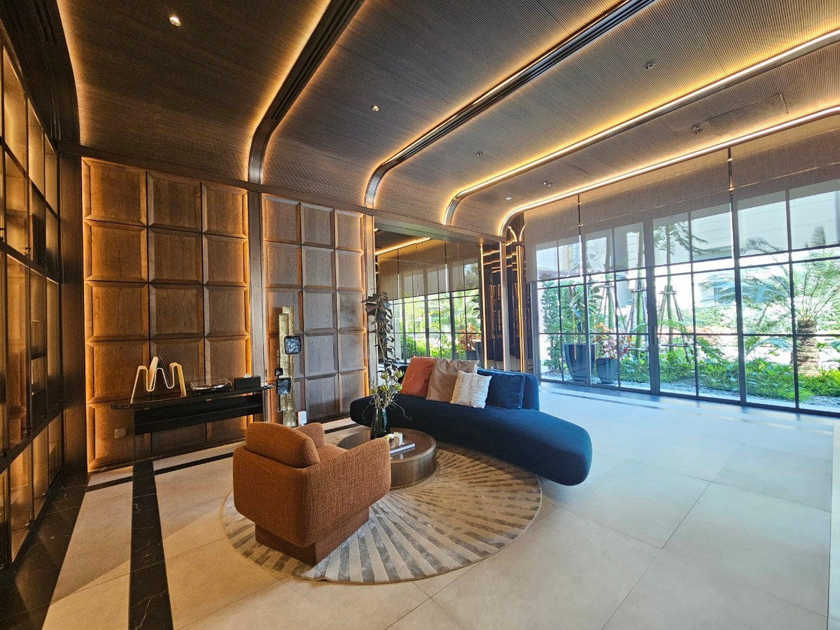 ขายบ้านเกษตร นวมินทร์ ลาดปลาเค้า : ขายบ้าน Pool Villa Smyth’s(สมิทธ์) เกษตร-นวมินทร์ ขนาด 816 Sq.m 4 bed 7 bath พิเศษเพียง 120 MB  ติดต่อ 086-795-9997 