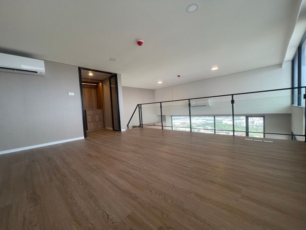 For SaleCondoRama9, Petchburi, RCA : Sell ​​Symis Rama 9, condo next to Rama 9 Road, size 2 beds, good price, interested in watching the real room at 0808144488