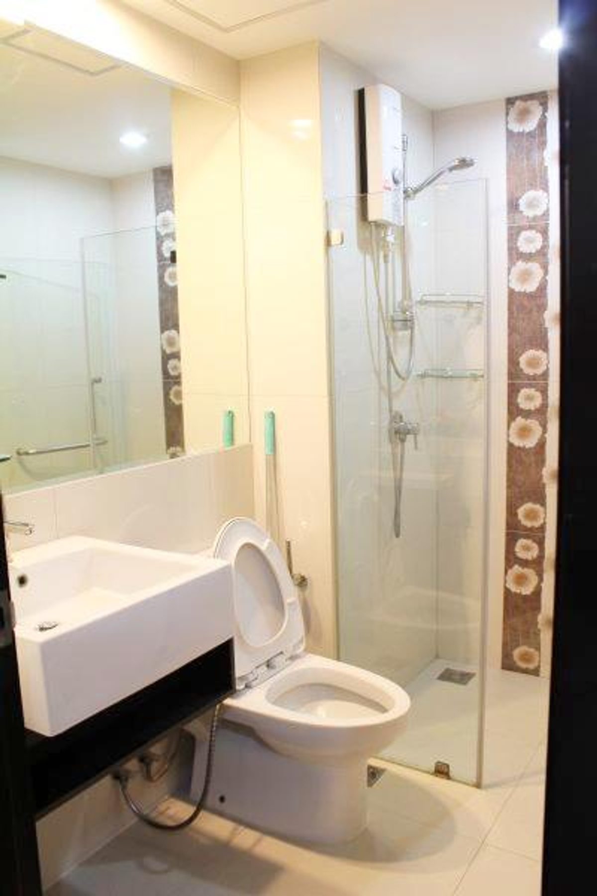 ขายคอนโดรัชดา ห้วยขวาง : ขาย The Kris Extra 4 สตูดิโอ 27 ตรม. ชั้น 2 ซ.รัชดาภิเษก 17 ราคาดีสุด