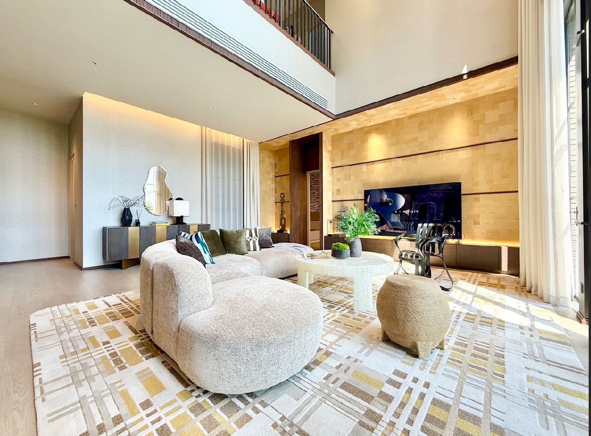 ขายบ้านเกษตร นวมินทร์ ลาดปลาเค้า : ขายบ้าน Smyth’s เกตร นวมินทร์  ขนาด 816 Sq.m 4 bed 7 bath พิเศษเพียง 120 MB ติดต่อ 086-795-9997 (จิมมี่)