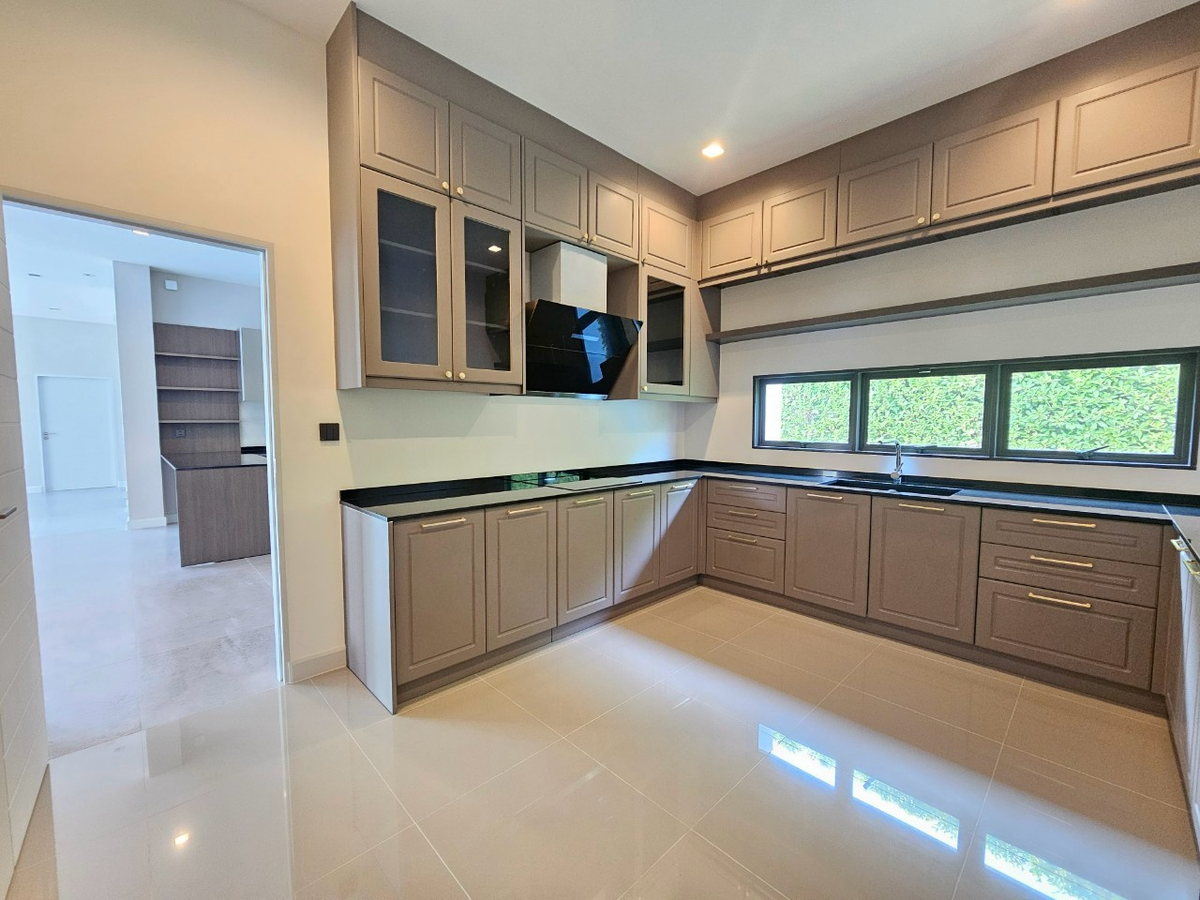 For SaleHouseLadkrabang, Suwannaphum Airport : New Modern House for Sale @ Grand Bangkok Boulevard Yard Bangna 55.9 MB*