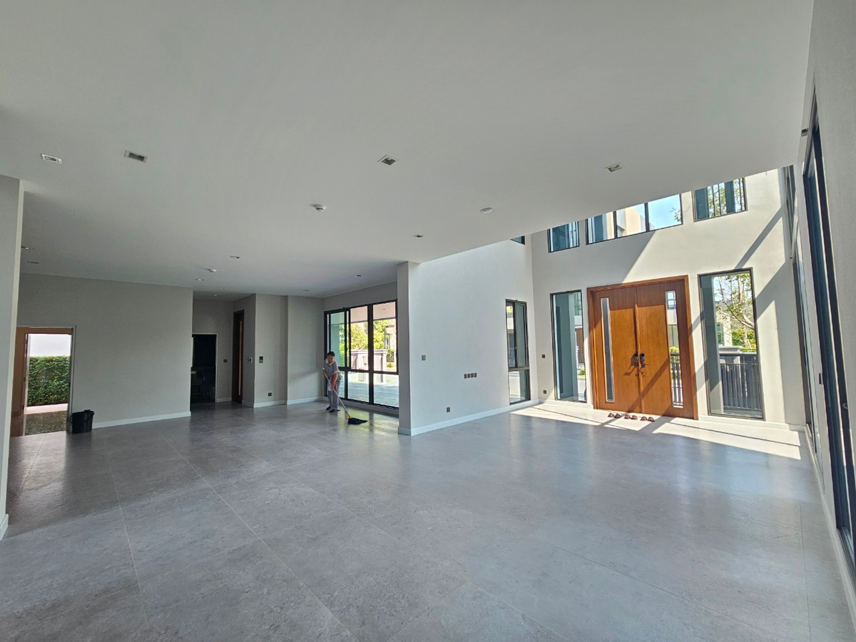 For SaleHouseLadkrabang, Suwannaphum Airport : New Modern House for Sale @ Grand Bangkok Boulevard Yard Bangna 55.9 MB*