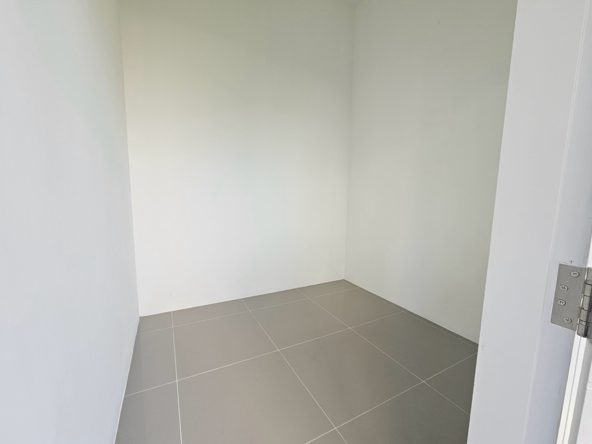 For SaleHouseLadkrabang, Suwannaphum Airport : New Modern House for Sale @ Grand Bangkok Boulevard Yard Bangna 55.9 MB*