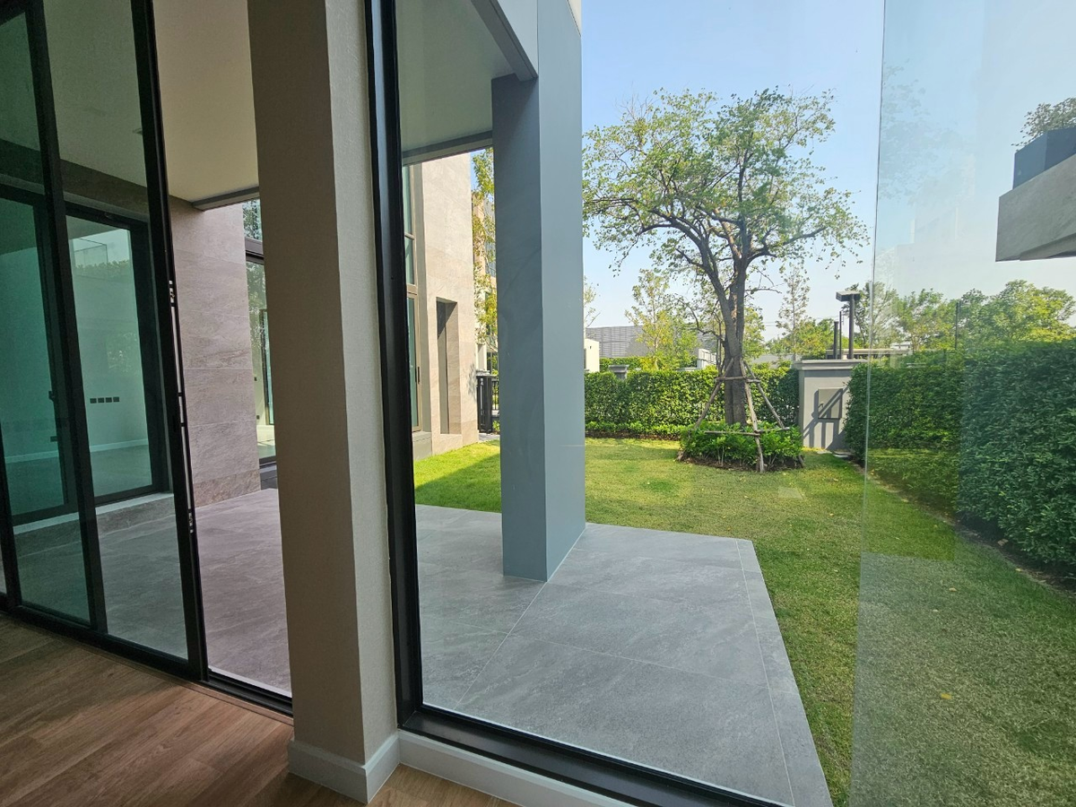 For SaleHouseLadkrabang, Suwannaphum Airport : New Modern House for Sale @ Grand Bangkok Boulevard Yard Bangna 55.9 MB*