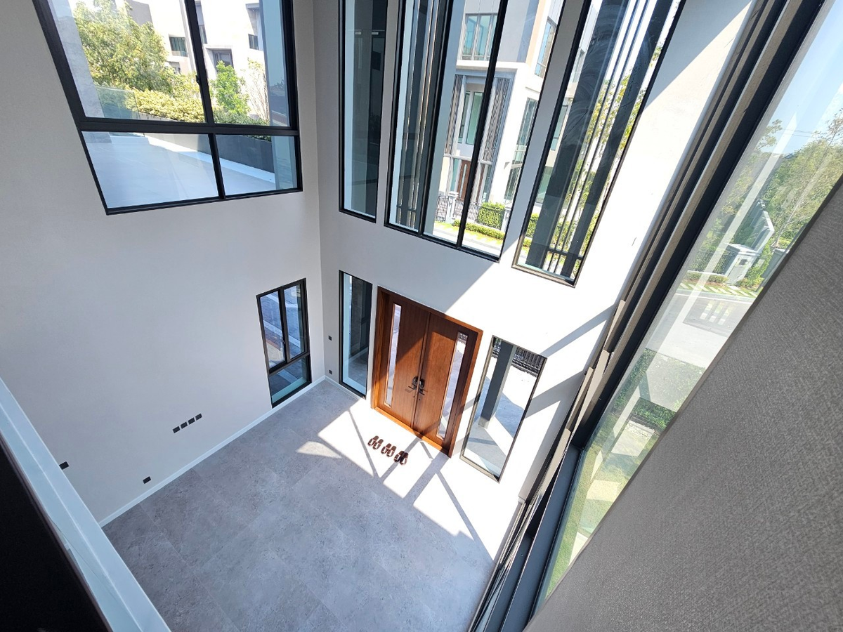 For SaleHouseLadkrabang, Suwannaphum Airport : Grand Bangkok Boulevadyard Bangna, 3 -storey detached house with transfer 55.9 million