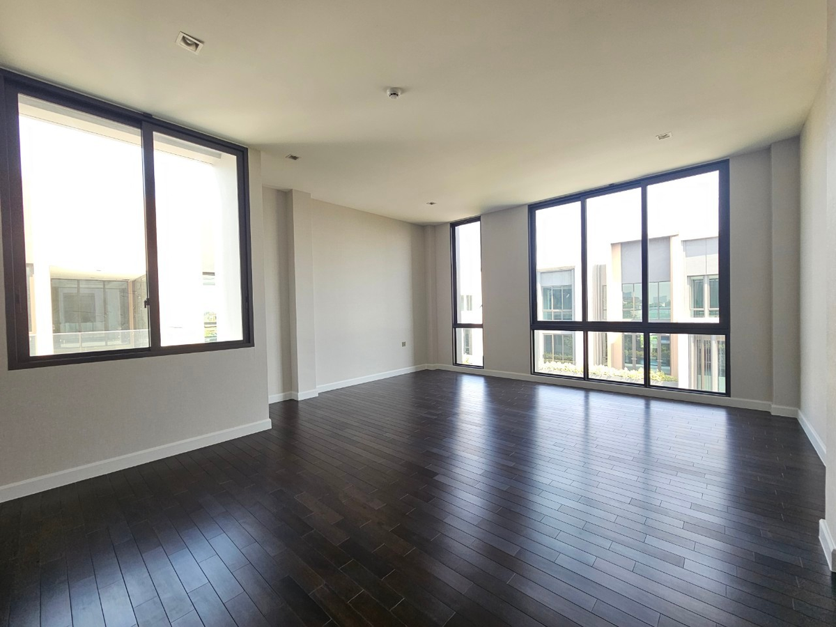 For SaleHouseLadkrabang, Suwannaphum Airport : New Modern House for Sale @ Grand Bangkok Boulevard Yard Bangna 55.9 MB*