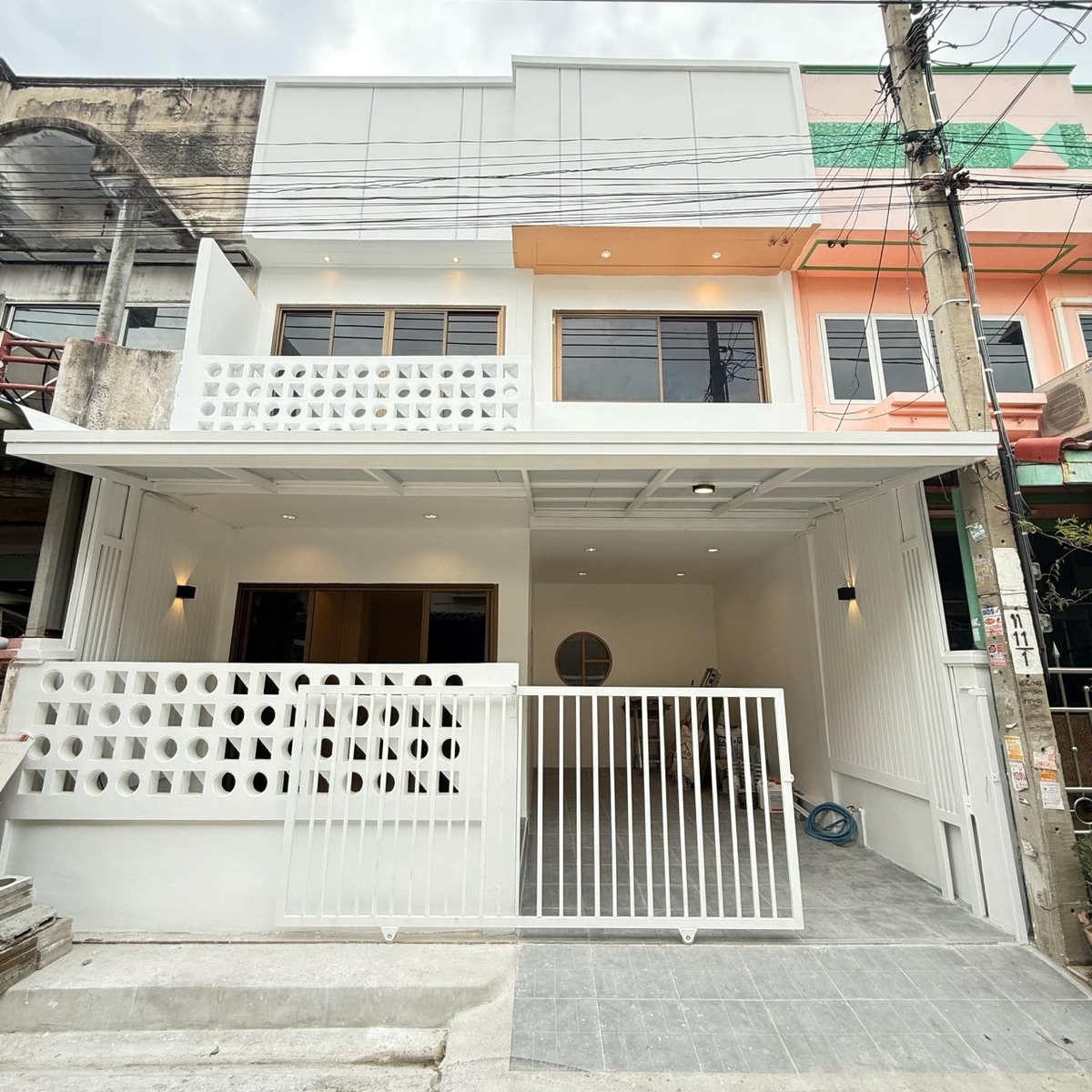 ขายทาวน์โฮมบางแค เพชรเกษม : ขายทาวน์เฮ้าส์ 2 ชั้น ตกแต่งใหม่หมด ไป MRT หลักสองสะดวก ณัฐกานต์ เพชรเกษม 112