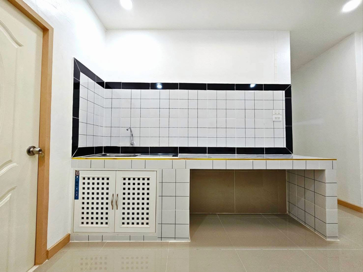 ขายทาวน์โฮมนนทบุรี บางใหญ่ บางบัวทอง : ขายทาวน์เฮ้าส์/ทาวน์โฮม  ดิเอมเมอรัลด์ พาร์ค 2 บางบัวทอง บางบัวทอง นนทบุรี  CX-144861 