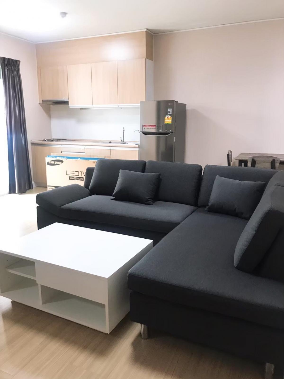 For RentCondoPattanakan, Srinakarin : Full Furnished Ready To Move in the Parkland Srinakarin- Full Furnished Ready to Move In-2 Bath- 66 SQM.- Pool View- Big Room- Walk in Closet- FL 4-10-BULDING- MONTHS- Booking for Vis Tel/LINE 0897999954