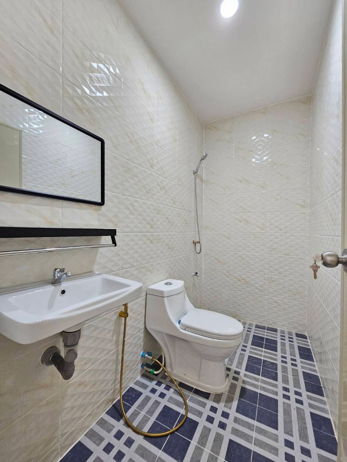 ขายทาวน์โฮมนนทบุรี บางใหญ่ บางบัวทอง : ขายทาวน์เฮ้าส์/ทาวน์โฮม  ดิเอมเมอรัลด์ พาร์ค 2 บางบัวทอง บางบัวทอง นนทบุรี  CX-144861 