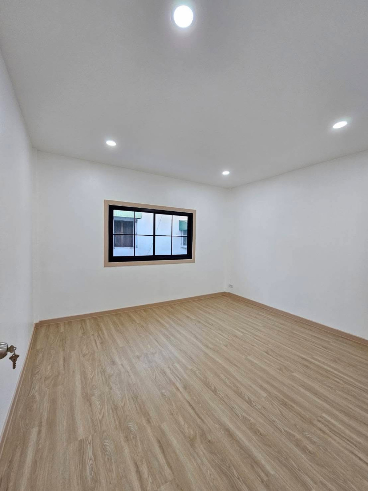 ขายทาวน์โฮมนนทบุรี บางใหญ่ บางบัวทอง : ขายทาวน์เฮ้าส์/ทาวน์โฮม  ดิเอมเมอรัลด์ พาร์ค 2 บางบัวทอง บางบัวทอง นนทบุรี  CX-144861 