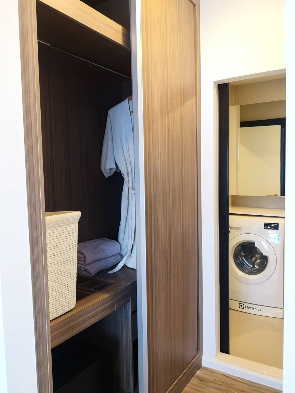 ให้เช่าคอนโดศรีราชา แหลมฉบัง บ้านบึง : ให้เช่าคอนโด ห้องสะอาด พร้อมเฟอร์นิเจอร์ครบ วิวทะเลศรีราชา ชั้นสูง รับลมดี รับสัญญาสั้น