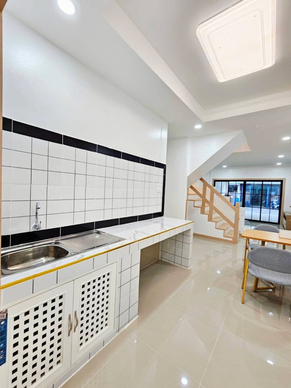 ขายทาวน์โฮมนนทบุรี บางใหญ่ บางบัวทอง : ขายทาวน์เฮ้าส์/ทาวน์โฮม  ดิเอมเมอรัลด์ พาร์ค 2 บางบัวทอง บางบัวทอง นนทบุรี  CX-144861 