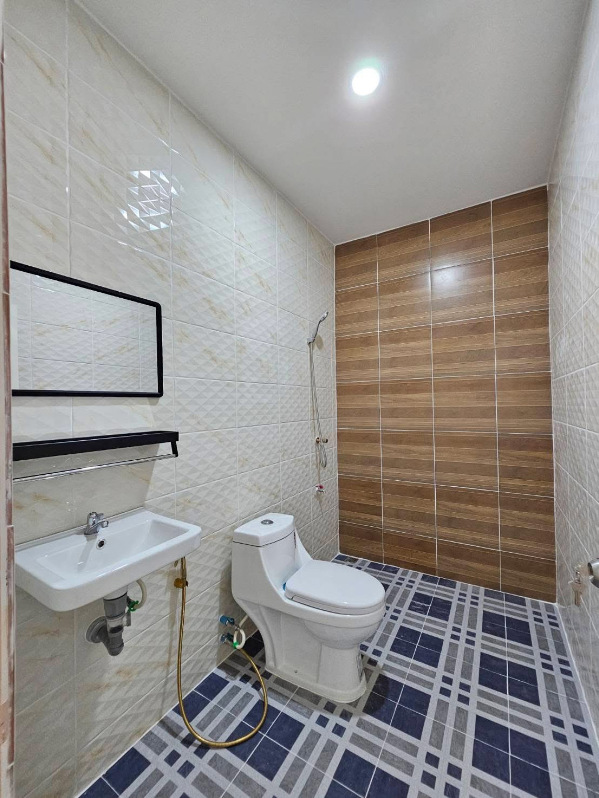 ขายทาวน์โฮมนนทบุรี บางใหญ่ บางบัวทอง : ขายทาวน์เฮ้าส์/ทาวน์โฮม  ดิเอมเมอรัลด์ พาร์ค 2 บางบัวทอง บางบัวทอง นนทบุรี  CX-144861 