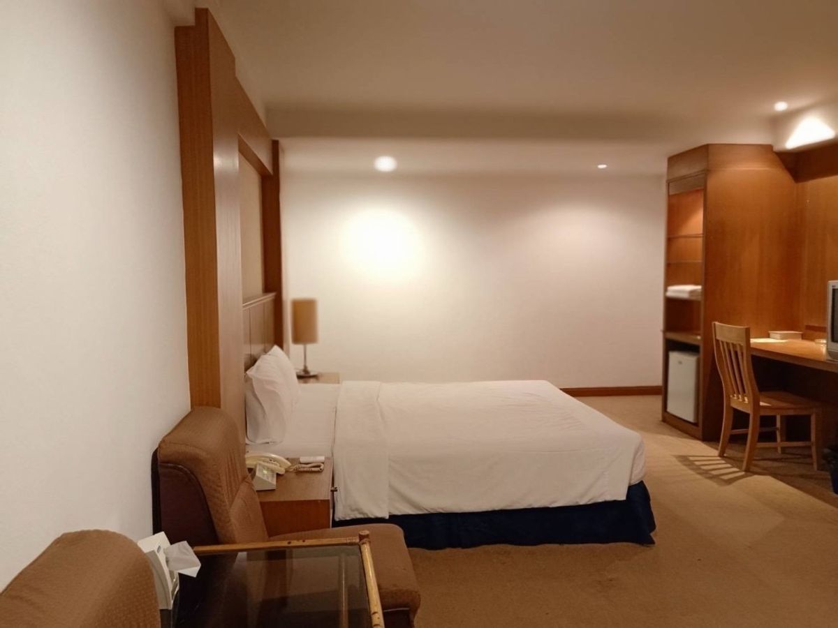For SaleHotel&Apartment BusinessRatchadapisek, Huaikwang, Suttisan : Ratchada Hotel has a license with 167 rooms.
