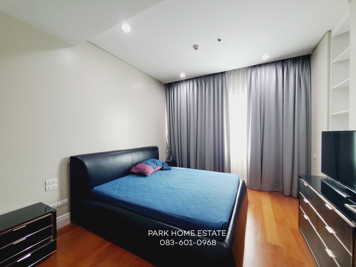 For RentCondoSukhumvit, Asoke, Thonglor : 3 Bedroom Duplex |  Bright Sukhumvit 24 only 100k thb/month