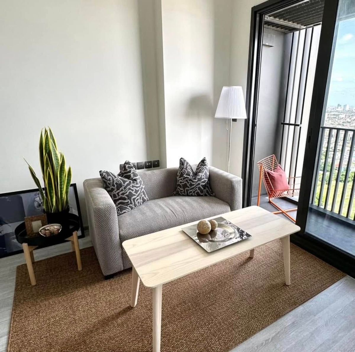 ให้เช่าคอนโดอ่อนนุช อุดมสุข : คอนโดสุด CHIC สไตล์ LOFT เพดานสูง แต่งสวย พร้อมพื้นที่ส่วนกลาง บรรยากาศ PLAYFUL สนใจทักได้เลยครับ