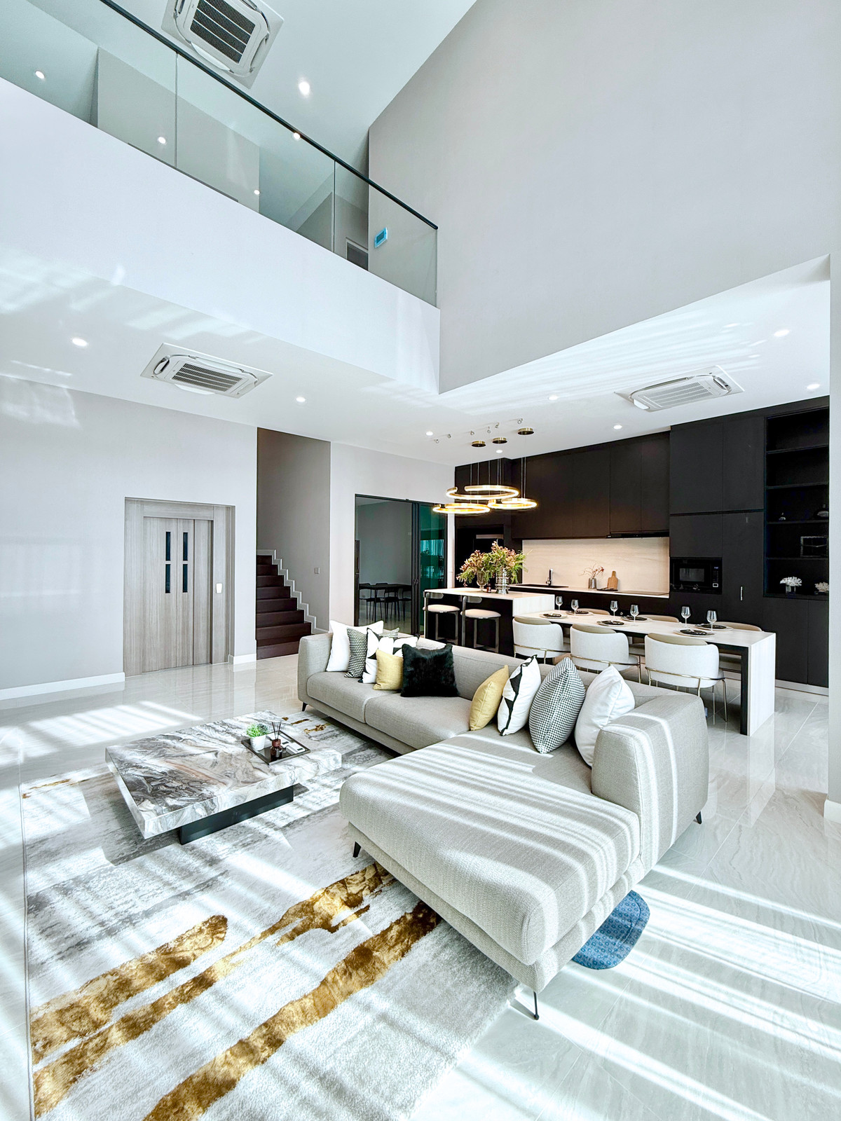 ให้เช่าบ้านเลียบทางด่วนรามอินทรา : 🚀 [เช่า] The Honor โยธินพัฒนา - บ้านเดี่ยว3ชั้น 5นอน7น้ำ4จอด 564ตรม. 092-545-6151 (ทิม)