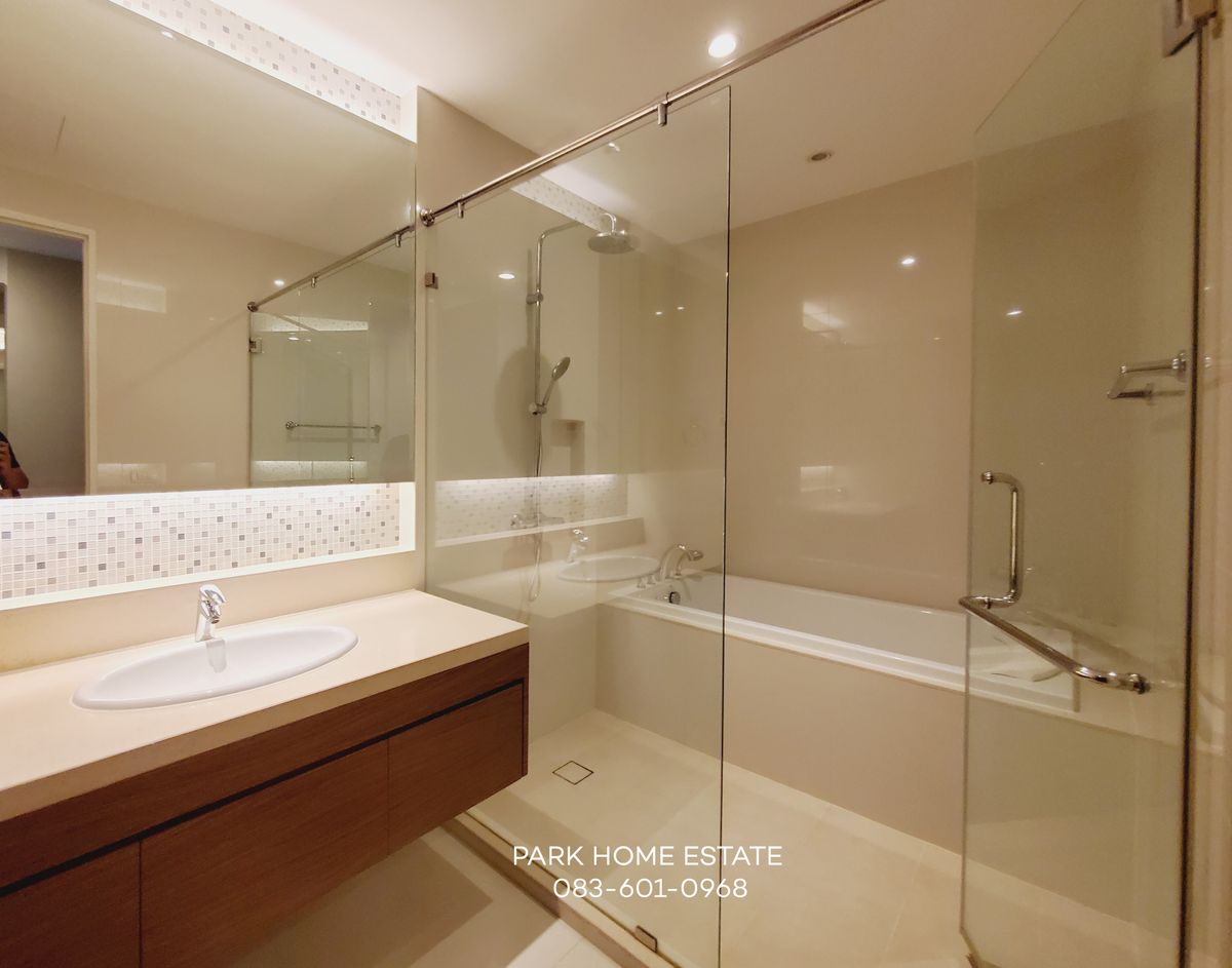 For RentCondoSukhumvit, Asoke, Thonglor : 3 Bedroom Duplex |  Bright Sukhumvit 24 only 100k thb/month