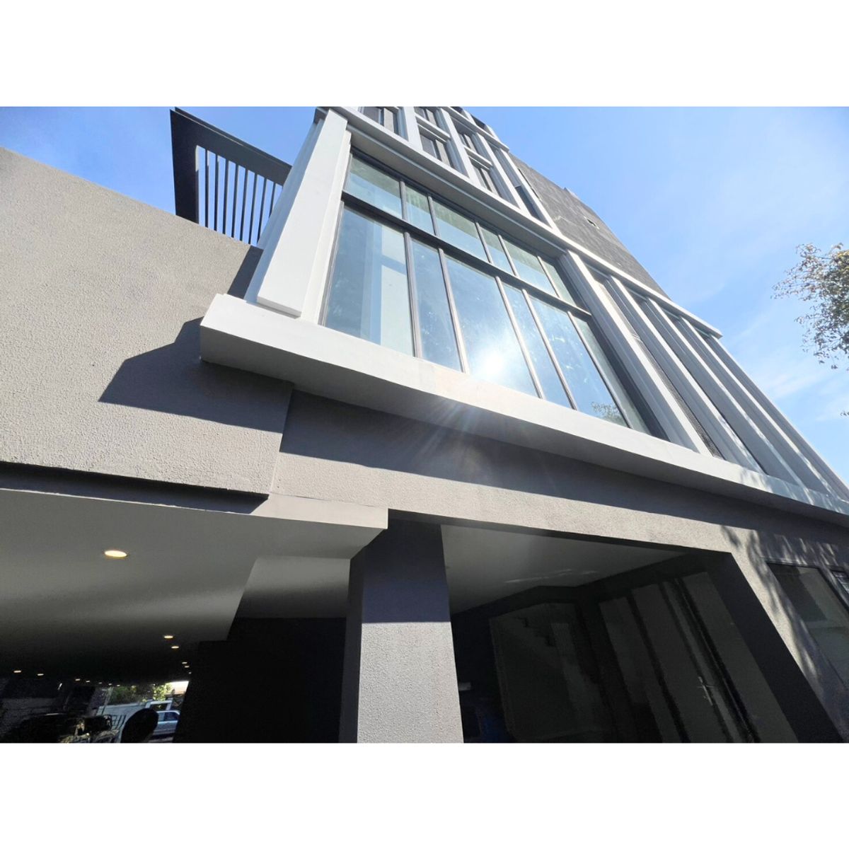 For SaleHouseSukhumvit, Asoke, Thonglor : Luxury house for sale, 4 floors, Soi Thonglor, Sukhumvit 55, 403 sqm. Golden location near the train and Sukhumvit Zone