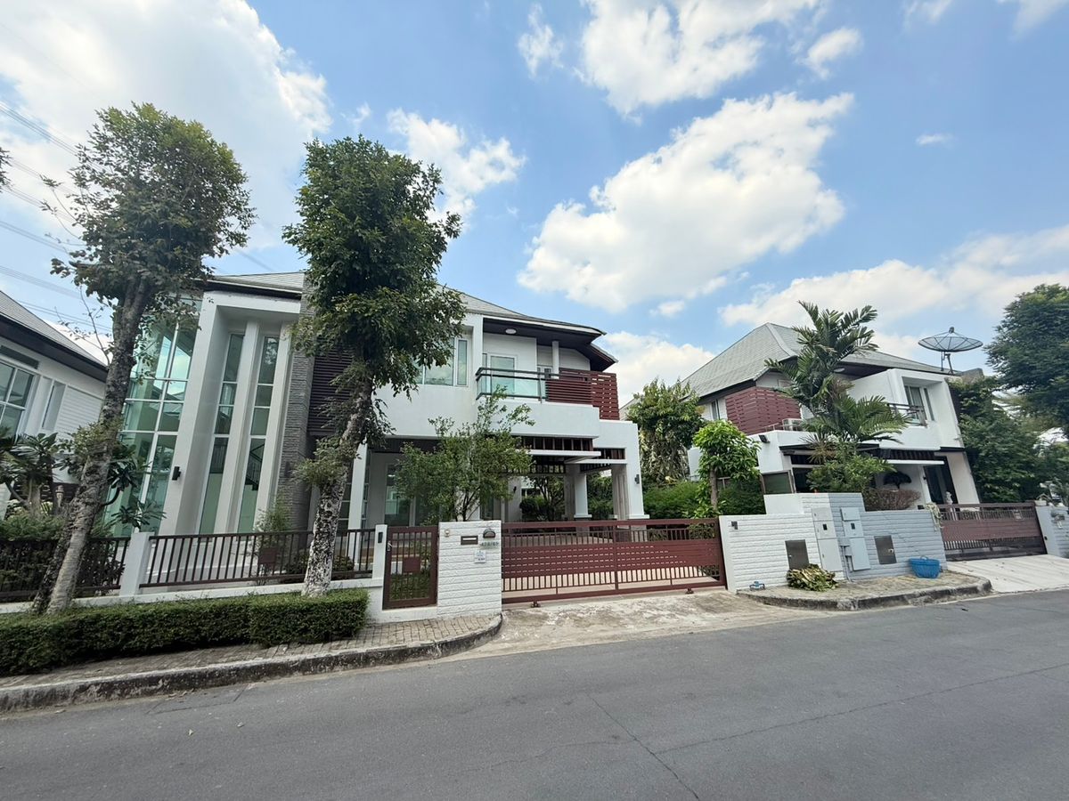 For SaleHouseBangna, Bearing, Lasalle : 2 houses for sale, Blue Lagoon, 2 pairs, adjacent to each other. Can buy a pair or separate