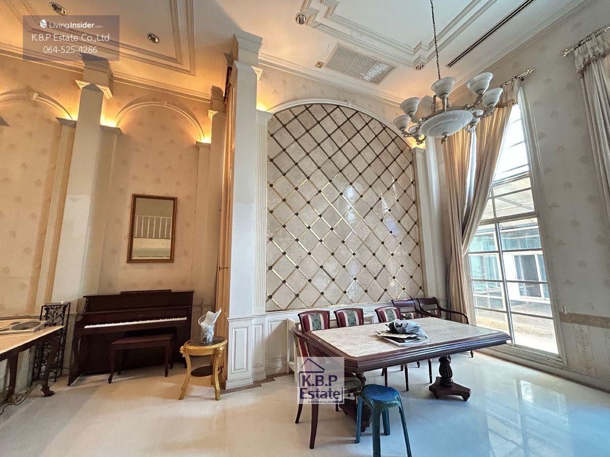 ขายทาวน์โฮมสาทร นราธิวาส : ขายทาวน์โฮม ขนาดใหญ่ 4ห้องนอน 6ห้องน้ำ 