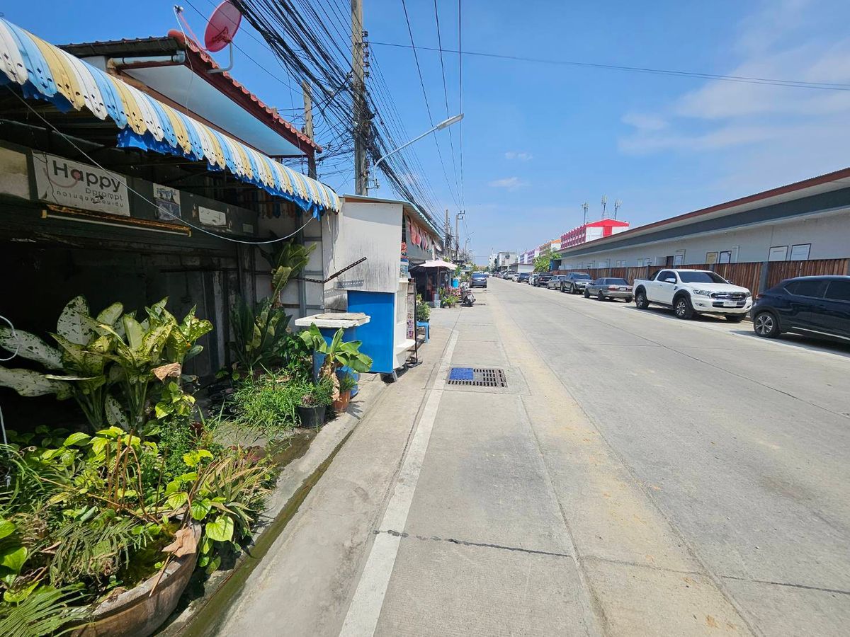 For SaleTownhomeSamut Prakan,Samrong : urgent !! Cheaper than the 2 -story townhome selling market, Suan Kao Saen Village, good location, convenient to travel