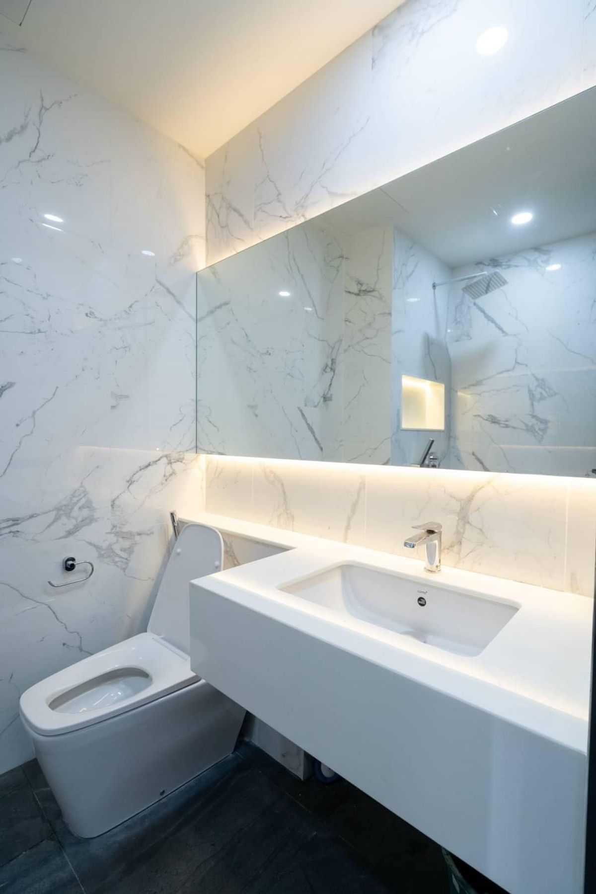 ขายทาวน์โฮมสุขุมวิท อโศก ทองหล่อ : Townhome 3 ชั้น 4 ห้องนอน ใจกลางสุขุมวิท 15 ทำเลศักยภาพ ราคาคุ้มค่าสุดๆ