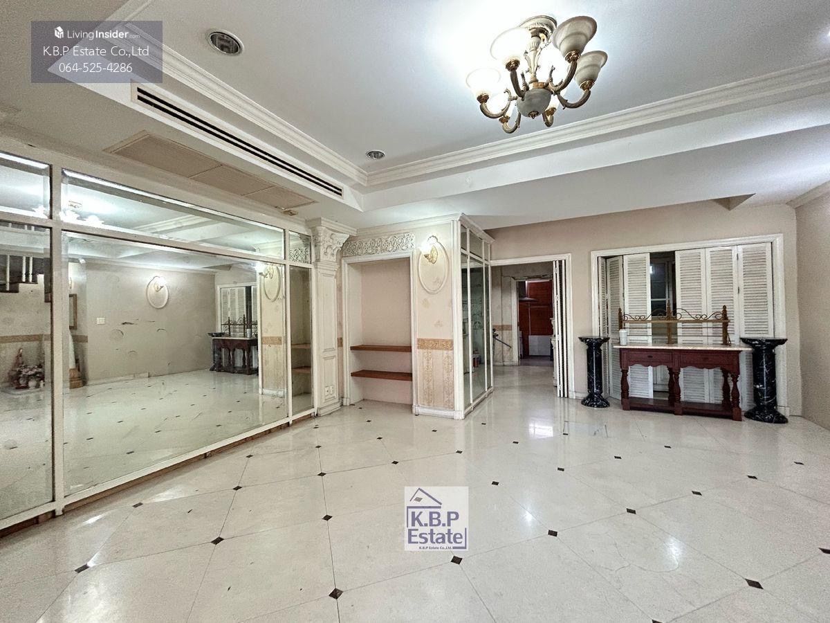 ขายทาวน์โฮมสาทร นราธิวาส : ขายทาวน์โฮม ขนาดใหญ่ 4ห้องนอน 6ห้องน้ำ 