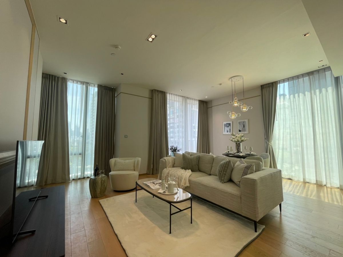 For RentCondoWitthayu, Chidlom, Langsuan, Ploenchit : Rent 2 bedrooms, 2 bathrooms, size 92 square meters. Complete with