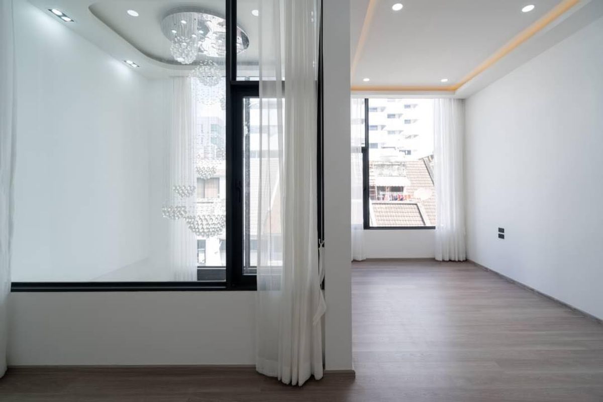 ขายทาวน์โฮมสุขุมวิท อโศก ทองหล่อ : Townhome 3 ชั้น 4 ห้องนอน ใจกลางสุขุมวิท 15 ทำเลศักยภาพ ราคาคุ้มค่าสุดๆ