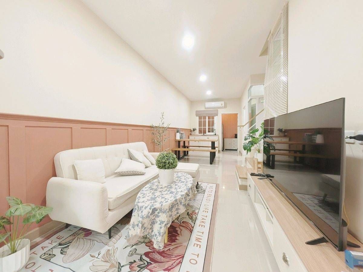 ให้เช่าทาวน์โฮมปทุมธานี รังสิต ธรรมศาสตร์ : ให้เช่าทาวน์โฮม โกลเด้น ทาวน์ ฟิวเจอร์-รังสิต ใกล้ ฟิวเจอร์ปาร์ครังสิต เพียง 3 นาที