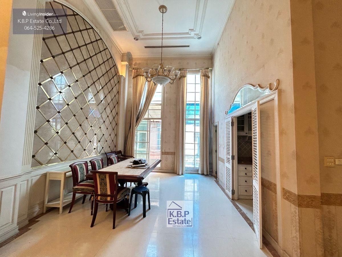 ขายทาวน์โฮมสาทร นราธิวาส : ขายทาวน์โฮม ขนาดใหญ่ 4ห้องนอน 6ห้องน้ำ 