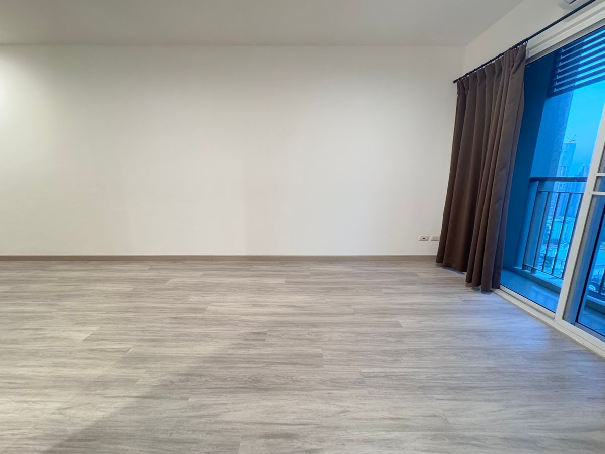 ขายคอนโดลาดพร้าว เซ็นทรัลลาดพร้าว : ขายห้องมุม Sym Condo Vipha Ladprao รีโนเวทใหม่ สอบถามได้ครับ ลดพิเศษ 2.75 ล้าน