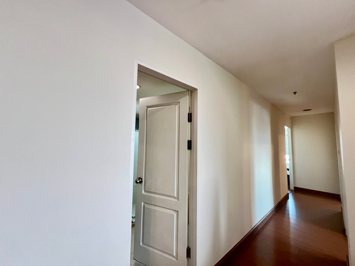 For SaleCondoRama9, Petchburi, RCA : ✨Condo for Sale: Belle Grand Rama 9 - 3 Bedrooms in Prime Location 🏙️✨