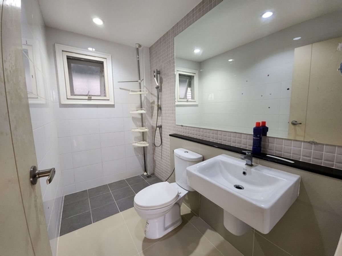 For SaleHouseNonthaburi, Bang Yai, Bangbuathong : House for sale, The City, Bang Yai 52.7 sq.w., 4 bedrooms. There is a bedroom on the ground floor. Near Central West Group, MRT Purple Line, Bang Phai Canal