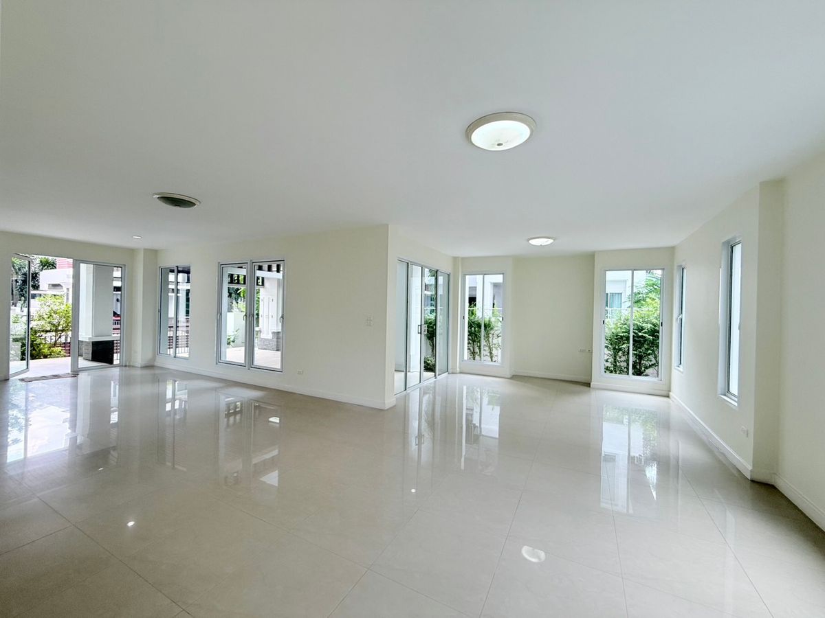 For SaleHouseBangna, Bearing, Lasalle : 2 houses for sale, Blue Lagoon, 2 pairs, adjacent to each other. Can buy a pair or separate