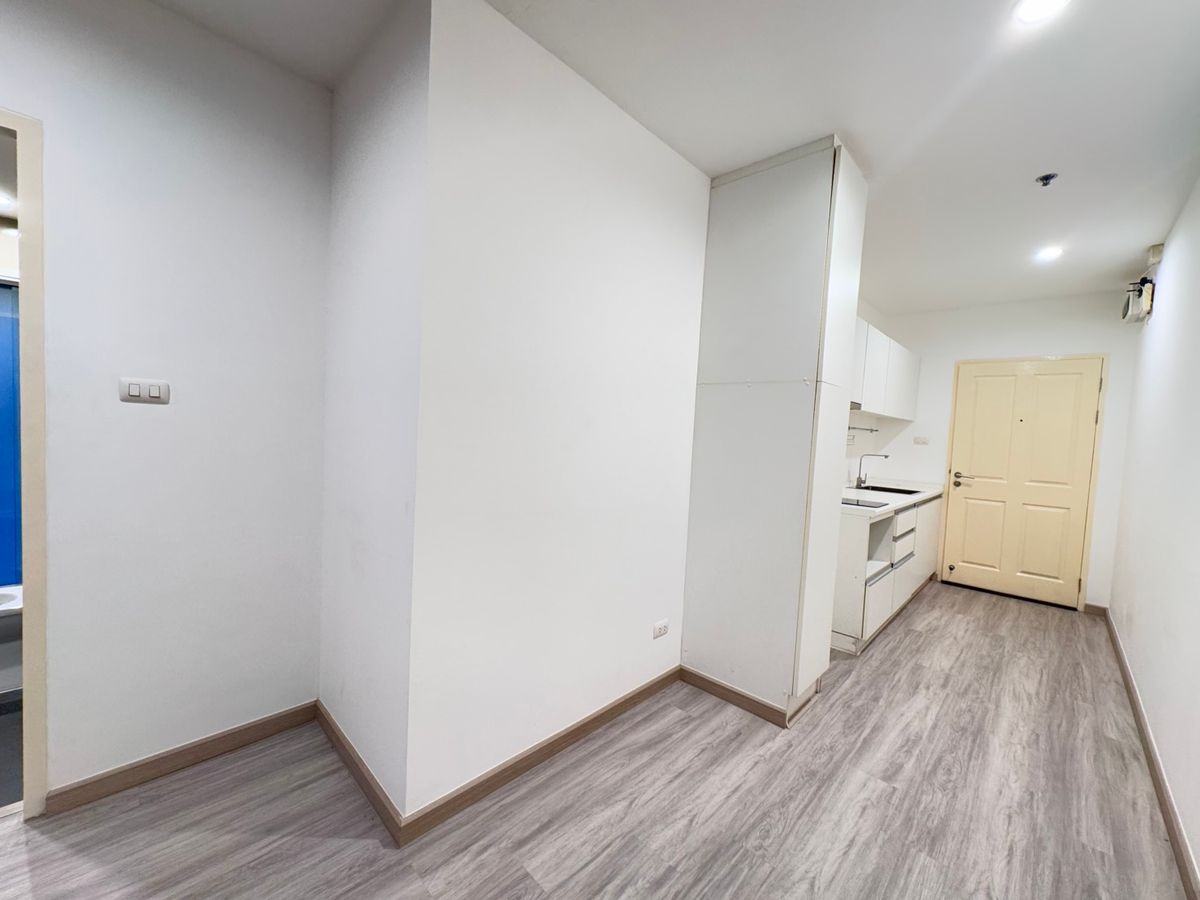 ขายคอนโดลาดพร้าว เซ็นทรัลลาดพร้าว : ขายห้องมุม Sym Condo Vipha Ladprao รีโนเวทใหม่ สอบถามได้ครับ ลดพิเศษ 2.75 ล้าน