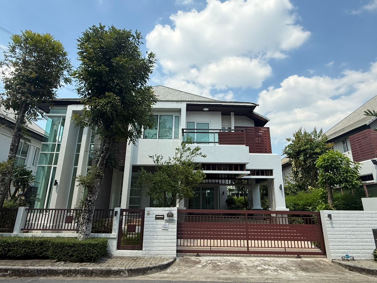 For SaleHouseBangna, Bearing, Lasalle : 2 houses for sale, Blue Lagoon, 2 pairs, adjacent to each other. Can buy a pair or separate