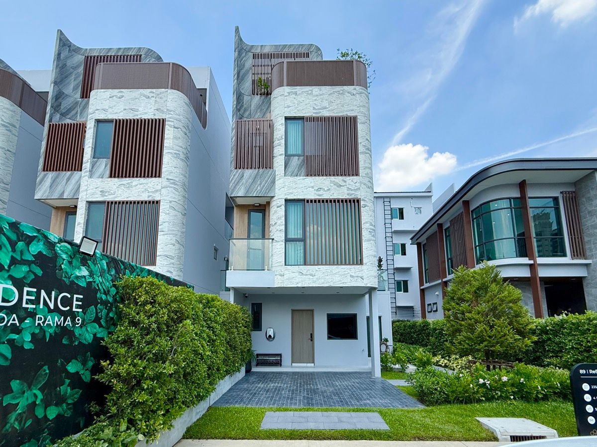 ขายบ้านพระราม 9 เพชรบุรีตัดใหม่ RCA : 89 Residence Ratchada - Rama9 / Center of everythings 4 Bed 4 Bath TEL:064-3245192(Fern) 