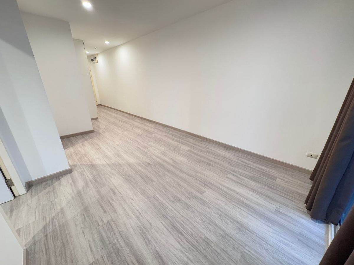 ขายคอนโดลาดพร้าว เซ็นทรัลลาดพร้าว : ขายห้องมุม Sym Condo Vipha Ladprao รีโนเวทใหม่ สอบถามได้ครับ ลดพิเศษ 2.75 ล้าน