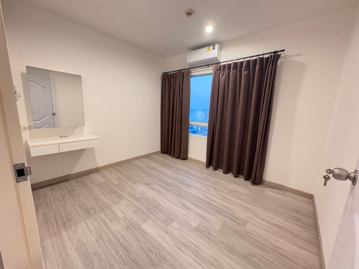 ขายคอนโดลาดพร้าว เซ็นทรัลลาดพร้าว : ขายห้องมุม Sym Condo Vipha Ladprao รีโนเวทใหม่ สอบถามได้ครับ ลดพิเศษ 2.75 ล้าน