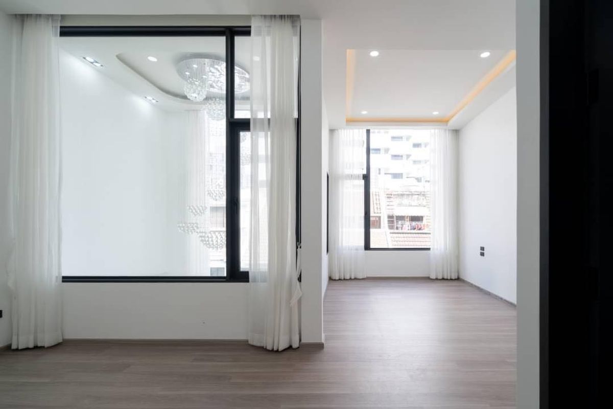 ขายทาวน์โฮมสุขุมวิท อโศก ทองหล่อ : Townhome 3 ชั้น 4 ห้องนอน ใจกลางสุขุมวิท 15 ทำเลศักยภาพ ราคาคุ้มค่าสุดๆ