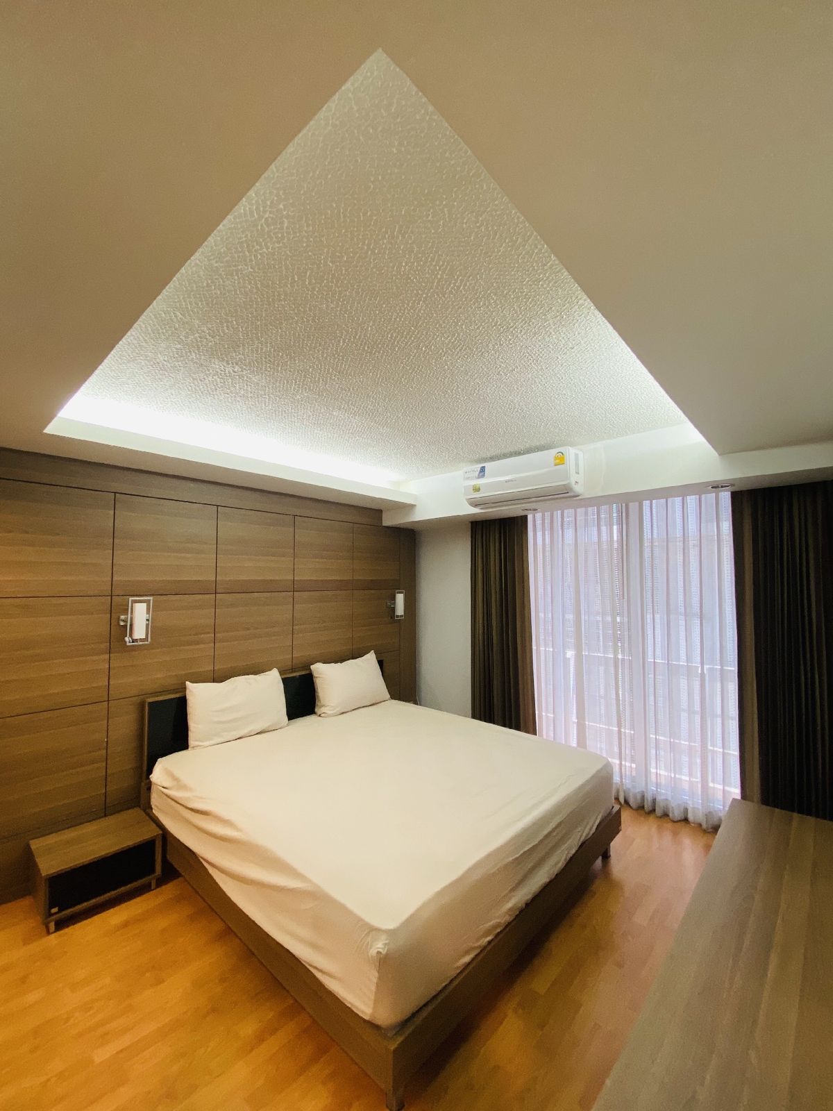 For RentCondoOnnut, Udomsuk : #2 -bed luxury condo for rent | 2 water 62 sqm. The Waterford Sukhumvit 50