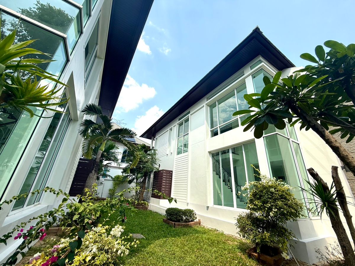 For SaleHouseBangna, Bearing, Lasalle : 2 houses for sale, Blue Lagoon, 2 pairs, adjacent to each other. Can buy a pair or separate