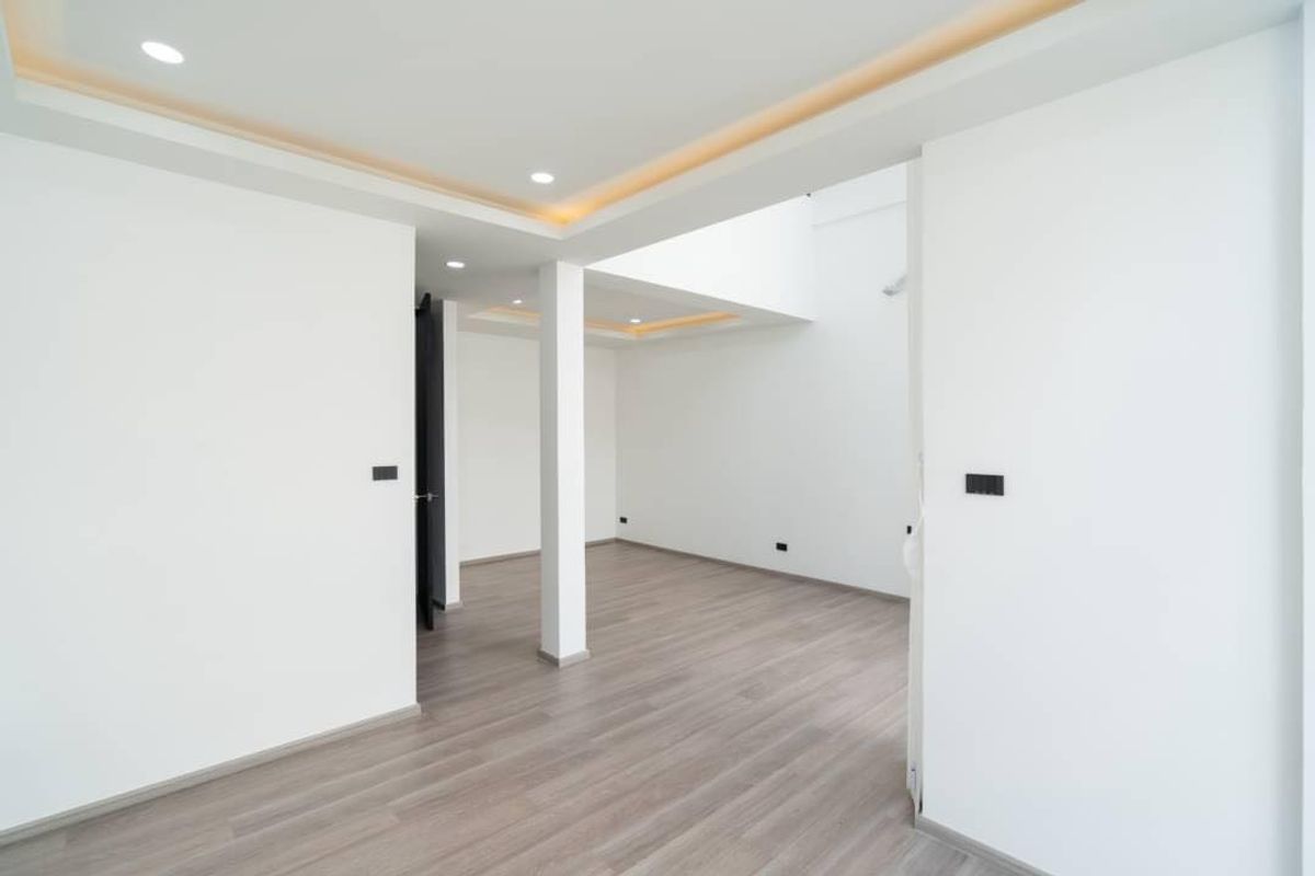 ขายทาวน์โฮมสุขุมวิท อโศก ทองหล่อ : Townhome 3 ชั้น 4 ห้องนอน ใจกลางสุขุมวิท 15 ทำเลศักยภาพ ราคาคุ้มค่าสุดๆ