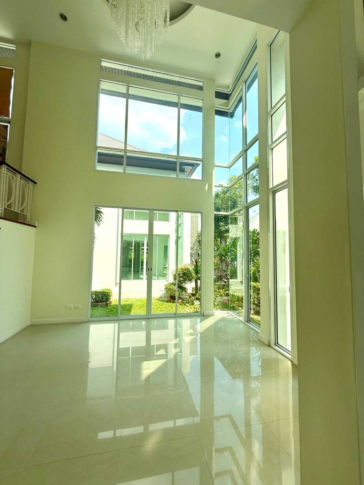 For SaleHouseBangna, Bearing, Lasalle : 2 houses for sale, Blue Lagoon, 2 pairs, adjacent to each other. Can buy a pair or separate